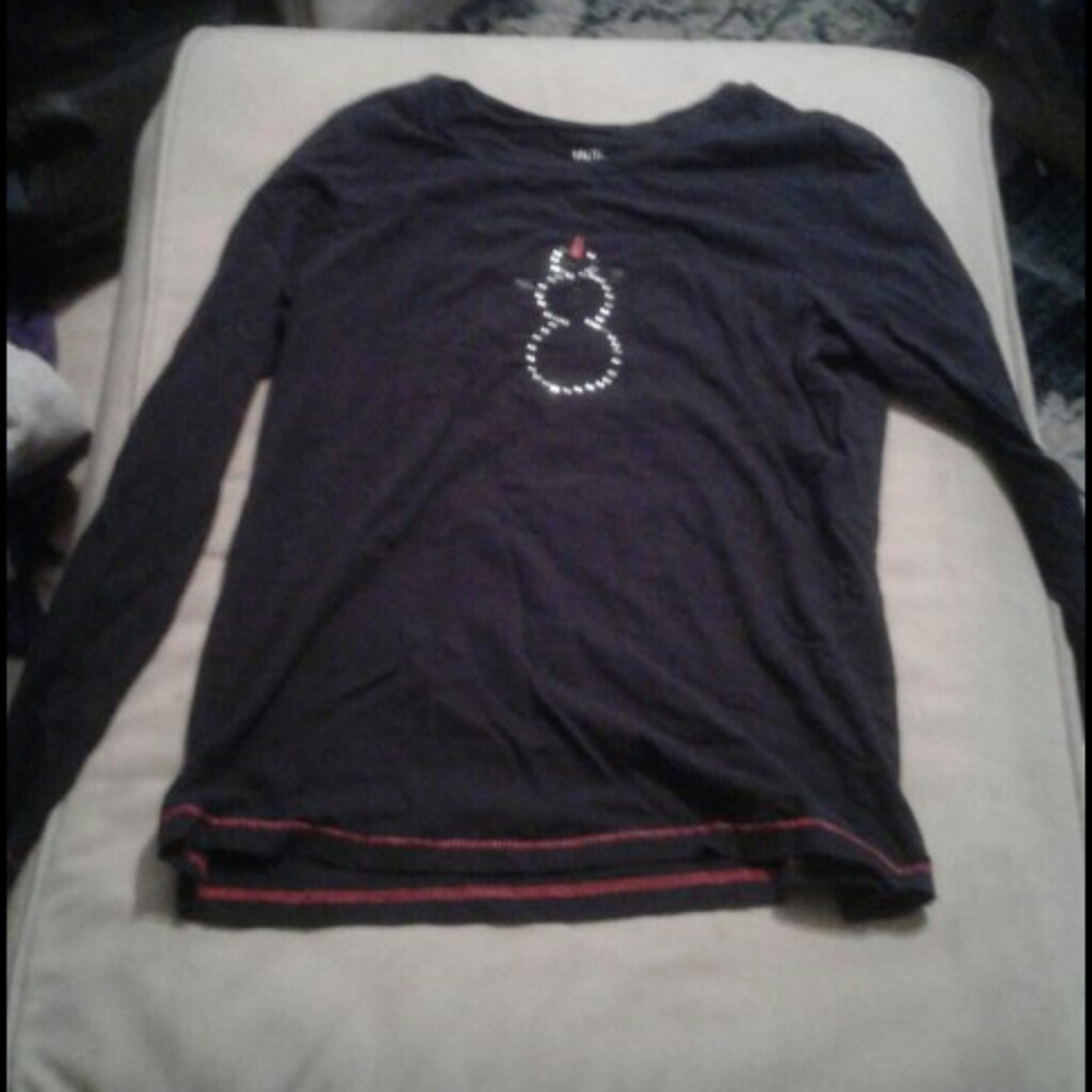 I am selling a HUE pajama shirt